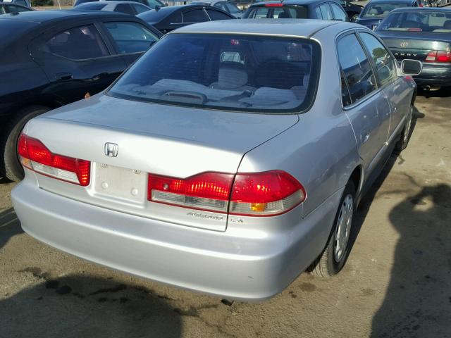 1HGCG655X1A061305 - 2001 HONDA ACCORD LX SILVER photo 4