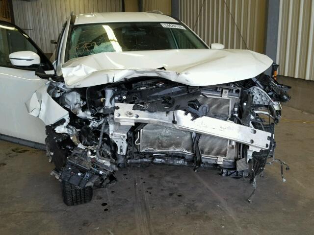 5N1DR2MM0HC636164 - 2017 NISSAN PATHFINDER WHITE photo 9