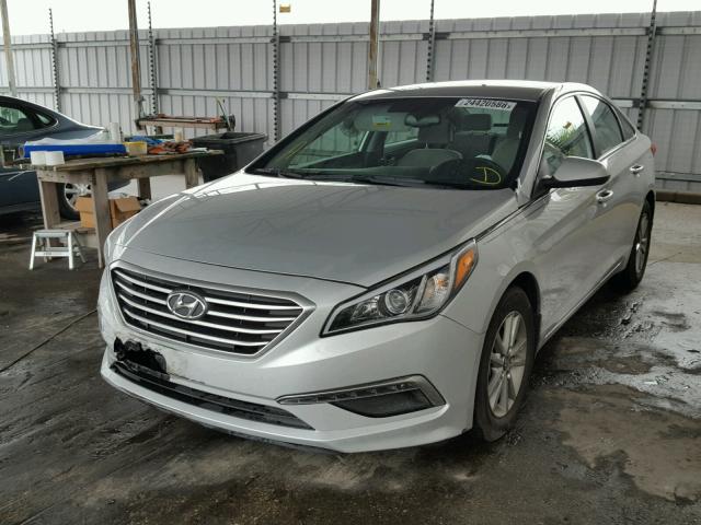 5NPE24AF2FH162086 - 2015 HYUNDAI SONATA SE SILVER photo 2