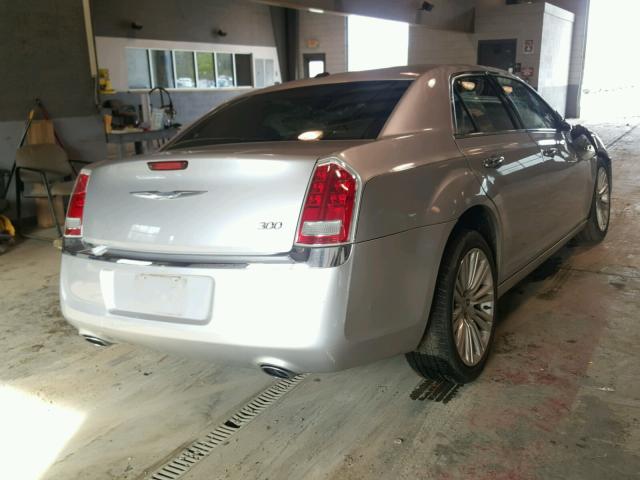 2C3CCACG9CH139082 - 2012 CHRYSLER 300 LIMITE SILVER photo 4