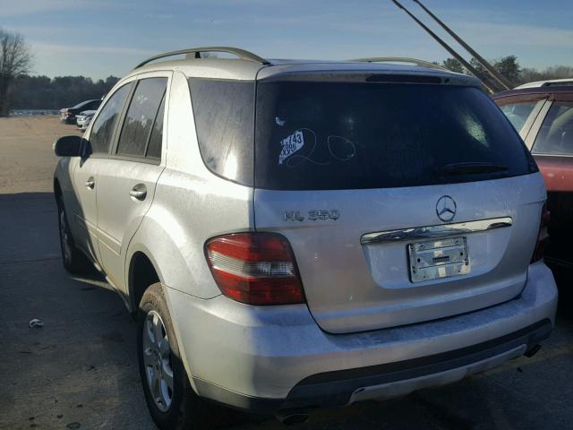 4JGBB86E26A011732 - 2006 MERCEDES-BENZ ML 350 SILVER photo 3