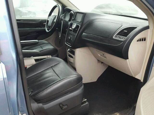 2A4RR8DG0BR747264 - 2011 CHRYSLER TOWN & COU 蓝色 照片 5