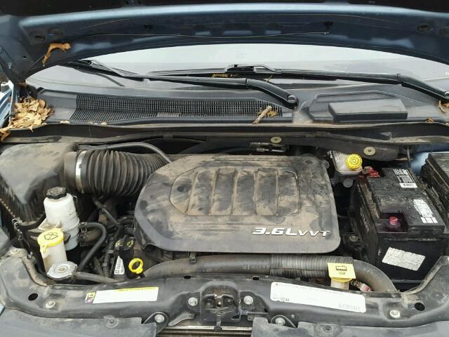 2A4RR8DG0BR747264 - 2011 CHRYSLER TOWN & COU 蓝色 照片 7