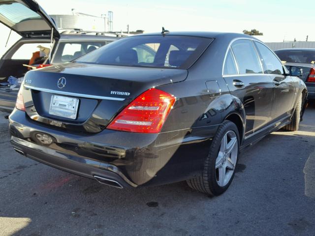 WDDNG9FB0BA369555 - 2011 MERCEDES-BENZ S 400 BLACK photo 4