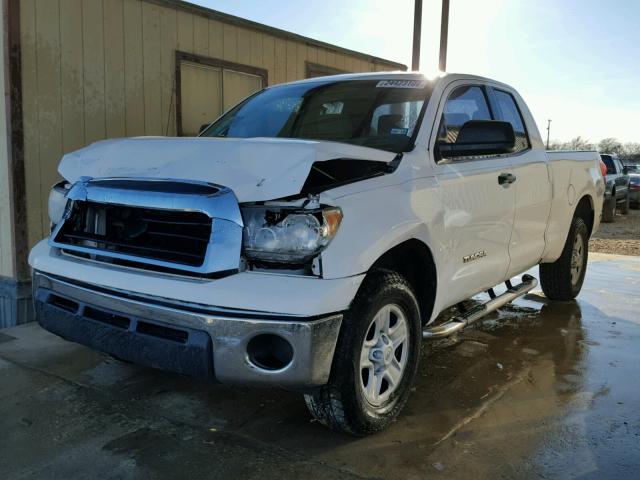 5TFRU54178X016386 - 2008 TOYOTA TUNDRA DOU WHITE photo 2