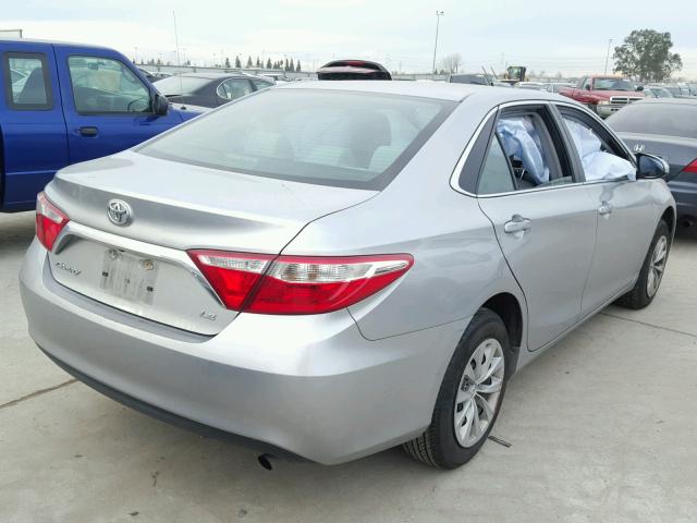 4T4BF1FK9FR472304 - 2015 TOYOTA CAMRY LE SILVER photo 4