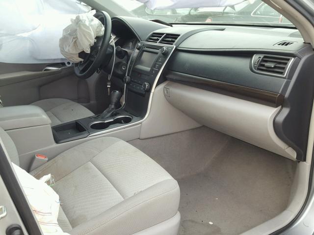 4T4BF1FK9FR472304 - 2015 TOYOTA CAMRY LE SILVER photo 5