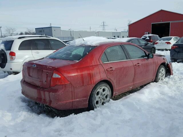 3FAHP0HA0BR335831 - 2011 FORD FUSION SE RED photo 4