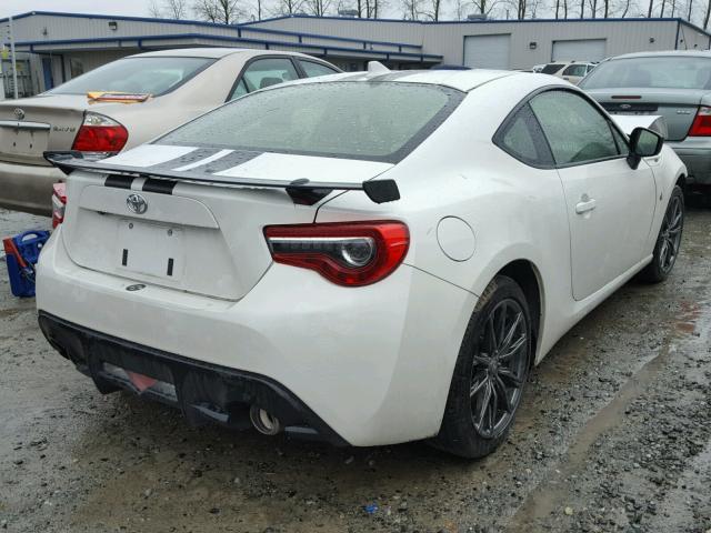 JF1ZNAA13H8707974 - 2017 TOYOTA 86 BASE WHITE photo 4