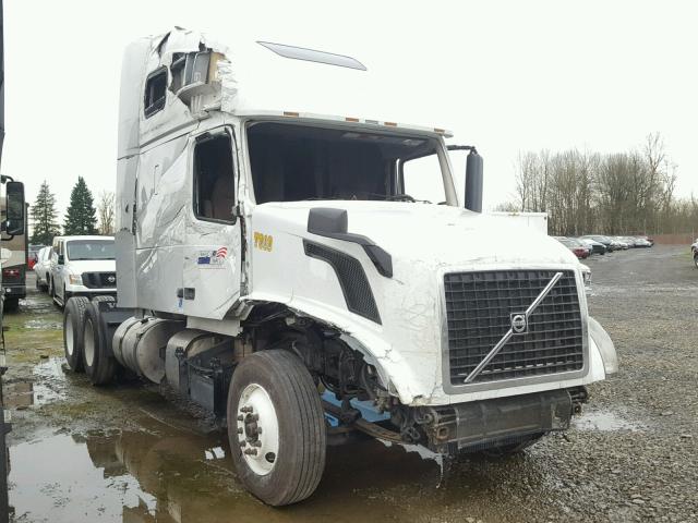 4V4NC9EJ4CN551451 - 2012 VOLVO VN VNL WHITE photo 1