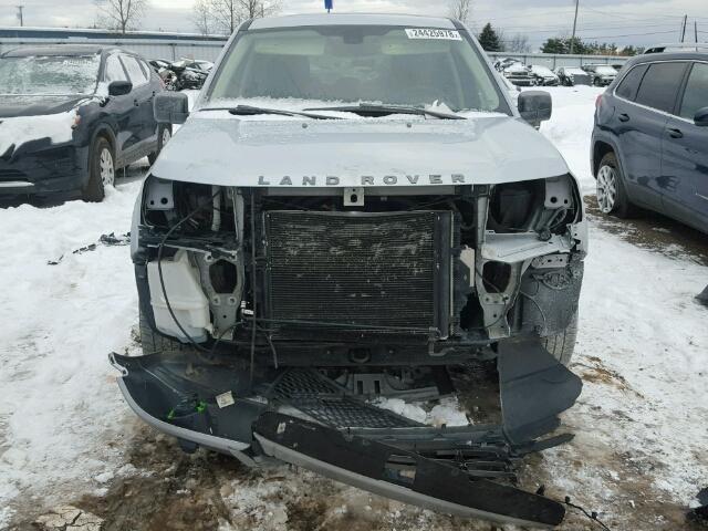 SALFT24N39H140196 - 2009 LAND ROVER LR2 HSE TE SILVER photo 9