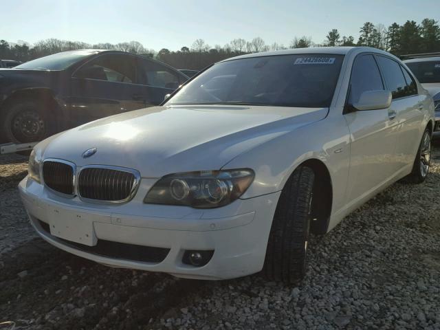 WBAHN83587DT74172 - 2007 BMW 750 WHITE photo 2