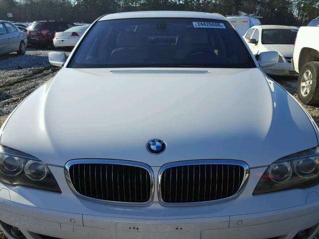 WBAHN83587DT74172 - 2007 BMW 750 WHITE photo 9