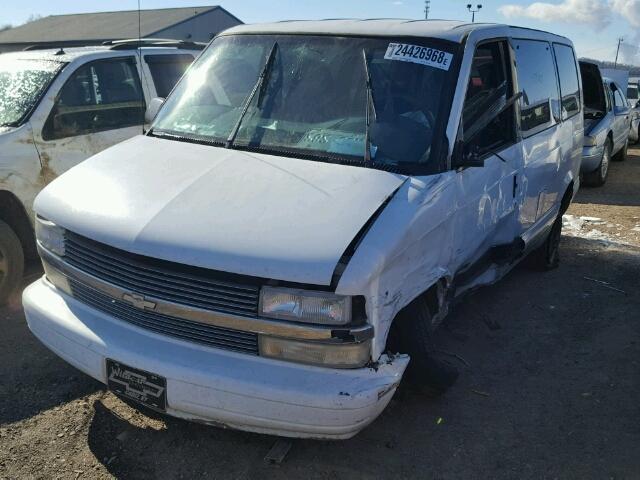 1GNDM19W3WB181828 - 1998 CHEVROLET ASTRO WHITE photo 2