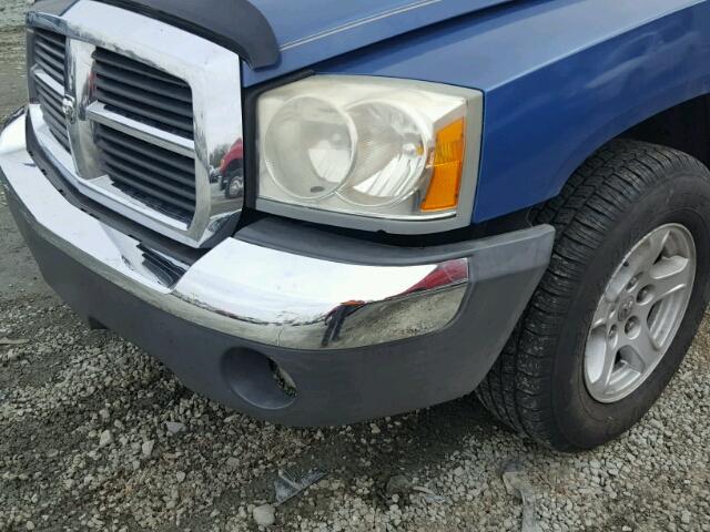 1D7HW48N75S102728 - 2005 DODGE DAKOTA QUA BLUE photo 9