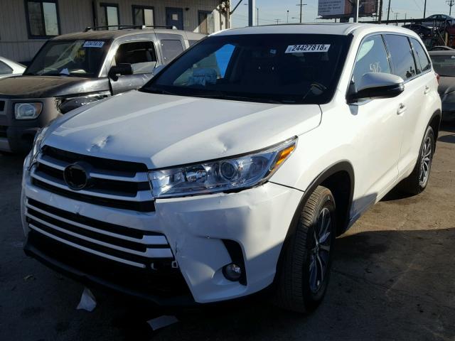 5TDKZRFH5HS518033 - 2017 TOYOTA HIGHLANDER WHITE photo 2