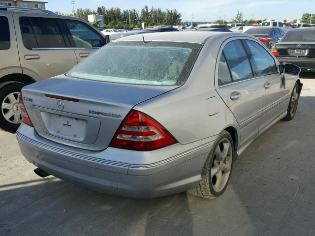 WDBRF40J25F705360 - 2005 MERCEDES-BENZ C 230K SPO SILVER photo 4