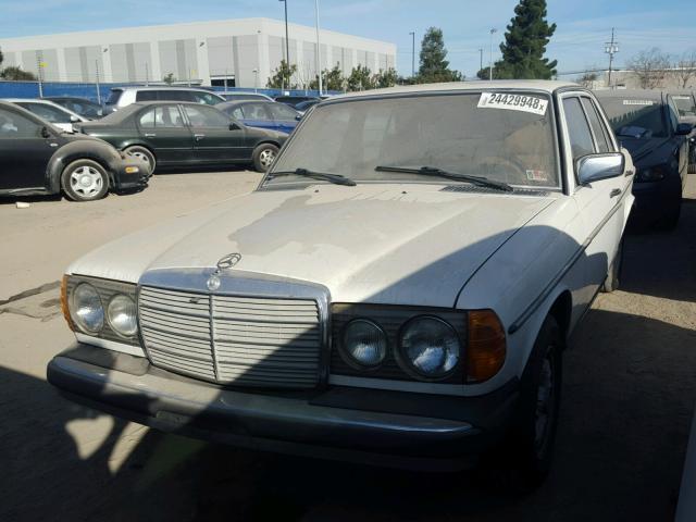 WDB12313012192421 - 1980 MERCEDES-BENZ 300 D WHITE photo 2