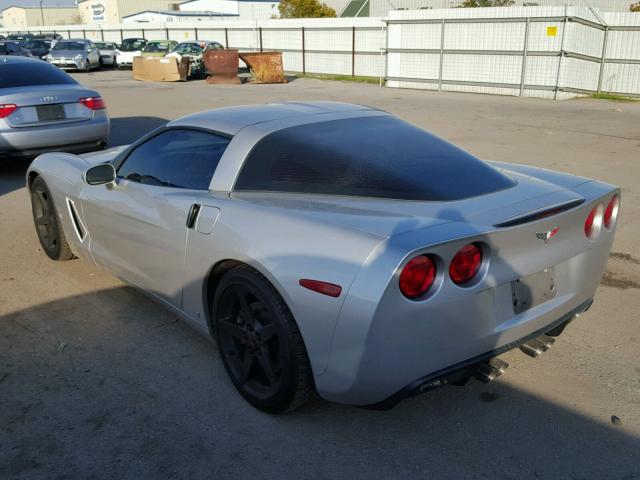 1G1YY26W785106570 - 2008 CHEVROLET CORVETTE SILVER photo 3