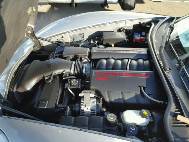 1G1YY26W785106570 - 2008 CHEVROLET CORVETTE SILVER photo 7