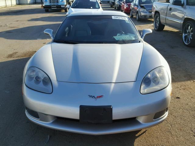 1G1YY26W785106570 - 2008 CHEVROLET CORVETTE SILVER photo 9