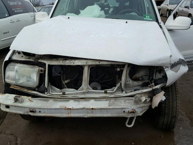 2CNBJ634226944430 - 2002 CHEVROLET TRACKER LT WHITE photo 7