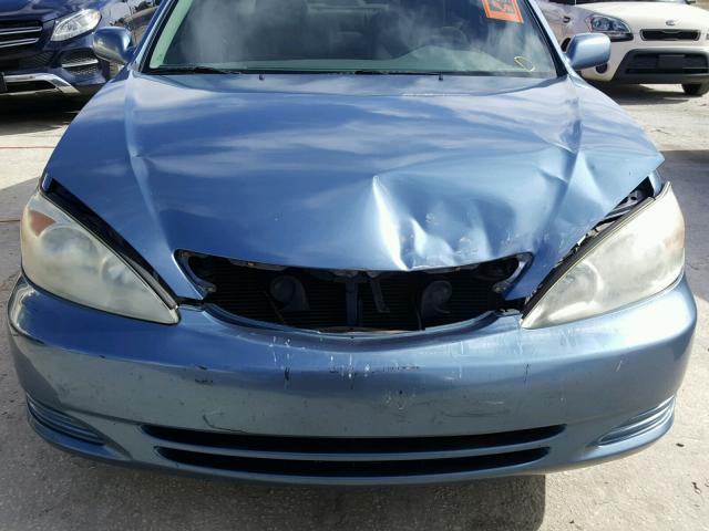 4T1BE32KX4U882640 - 2004 TOYOTA CAMRY LE BLUE photo 9