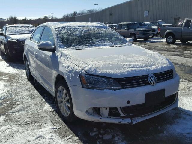 3VWD17AJ8EM352288 - 2014 VOLKSWAGEN JETTA SE WHITE photo 1