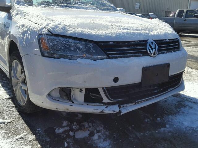 3VWD17AJ8EM352288 - 2014 VOLKSWAGEN JETTA SE WHITE photo 9