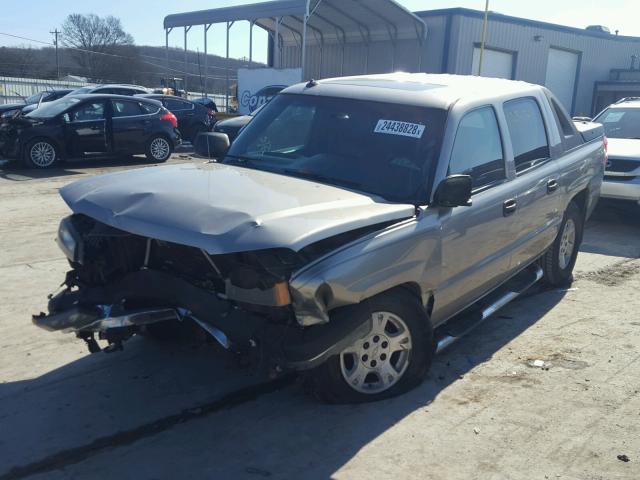 3GNEC13T13G245681 - 2003 CHEVROLET AVALANCHE BEIGE photo 2