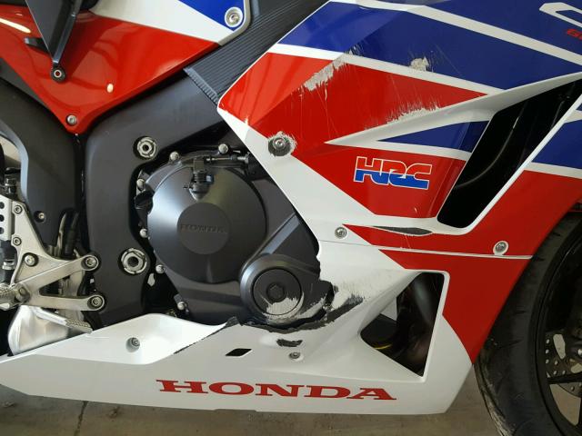 JH2PC4043EK700047 - 2014 HONDA CBR600 RR WHITE photo 7