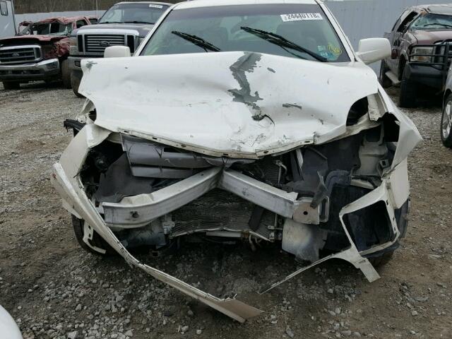 1GYEE637440158392 - 2004 CADILLAC SRX WHITE photo 9