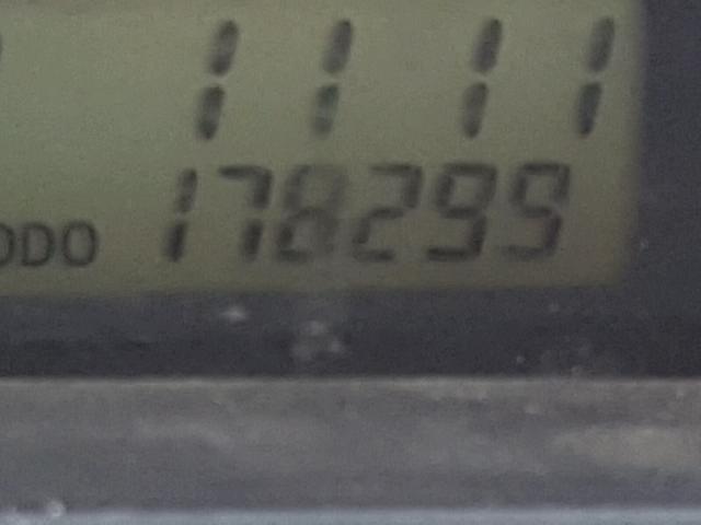 JTKKT604550115215 - 2005 TOYOTA SCION XA GRAY photo 8