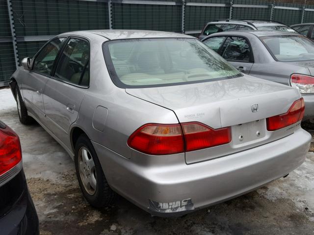 1HGCG1659XA042738 - 1999 HONDA ACCORD EX SILVER photo 3