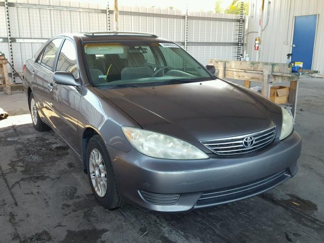 4T1BE32KX5U944331 - 2005 TOYOTA CAMRY LE GRAY photo 1