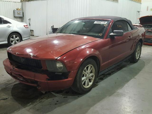 1ZVFT84N575298626 - 2007 FORD MUSTANG MAROON photo 2