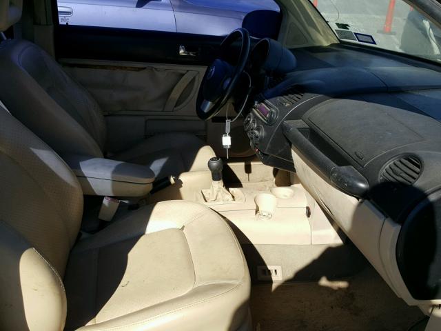 3VWCP21C21M441427 - 2001 VOLKSWAGEN NEW BEETLE 黑色 照片 5