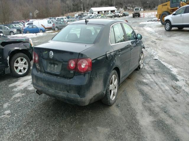 3VWRZ71K78M145001 - 2008 VOLKSWAGEN JETTA SE BLACK photo 4