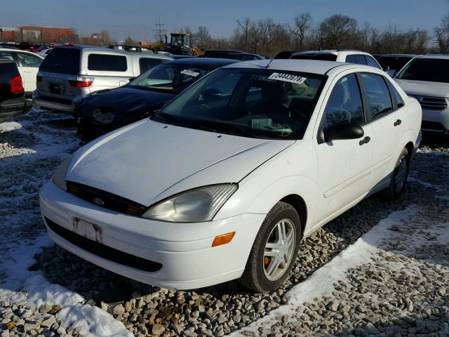 1FAFP34P61W266786 - 2001 FORD FOCUS SE WHITE photo 2