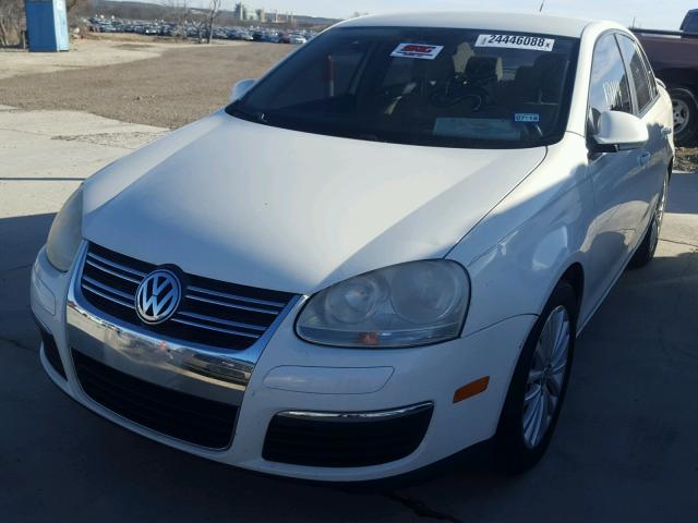 3VWJM71K88M187964 - 2008 VOLKSWAGEN JETTA S WHITE photo 2