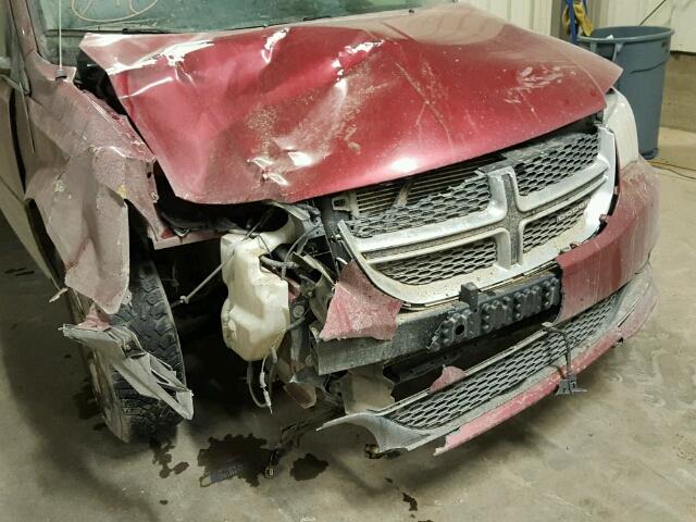 2D4RN5DG2BR732784 - 2011 DODGE GRAND CARA RED photo 9