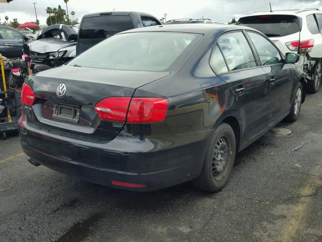 3VW2K7AJ7EM332022 - 2014 VOLKSWAGEN JETTA BASE შავი ფოტო 4