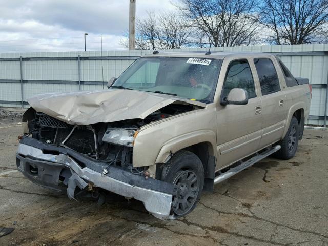 3GNEK12ZX5G145946 - 2005 CHEVROLET AVALANCHE GOLD photo 2