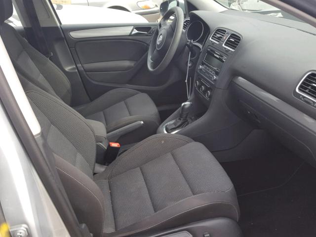 WVWDB7AJ5DW127017 - 2013 VOLKSWAGEN GOLF 银色 照片 5