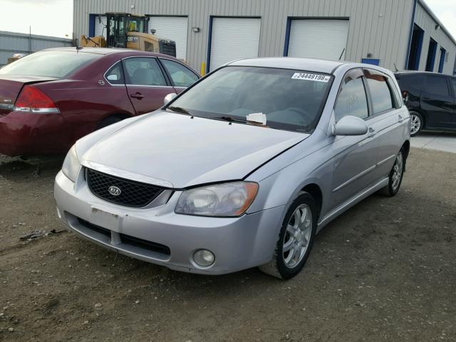 KNAFE161065335527 - 2006 KIA SPECTRA5 SILVER photo 2