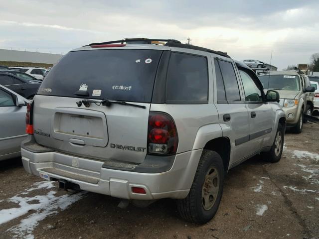 1GNDT13S342397331 - 2004 CHEVROLET TRAILBLAZE GRAY photo 4