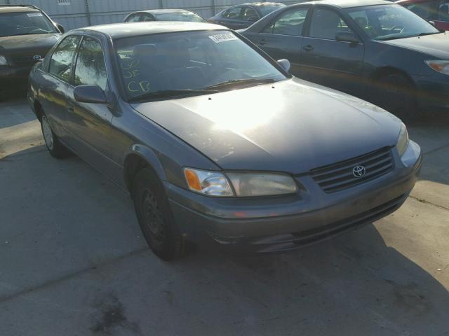 JT2BG22K2W0162082 - 1998 TOYOTA CAMRY CE GRAY photo 1