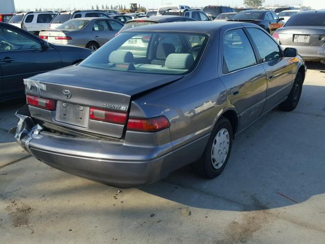 JT2BG22K2W0162082 - 1998 TOYOTA CAMRY CE GRAY photo 4