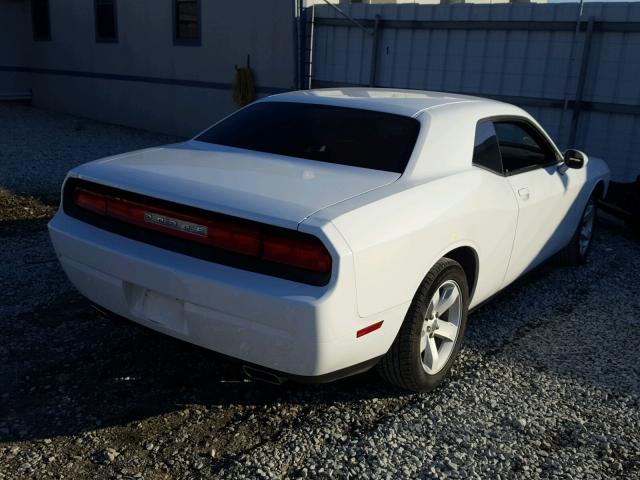 2C3CDYAG6EH289968 - 2014 DODGE CHALLENGER WHITE photo 4