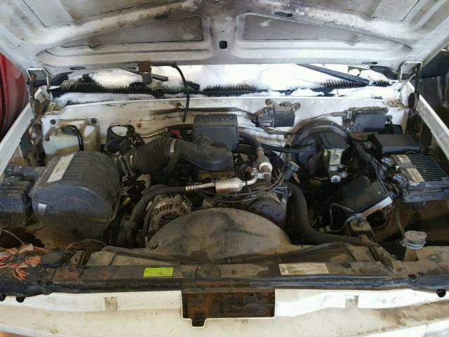 1GTGC24R2WZ541436 - 1998 GMC SIERRA C25 WHITE photo 7